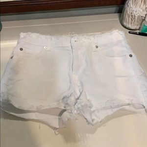 Cut-off cutoff white denim shorts